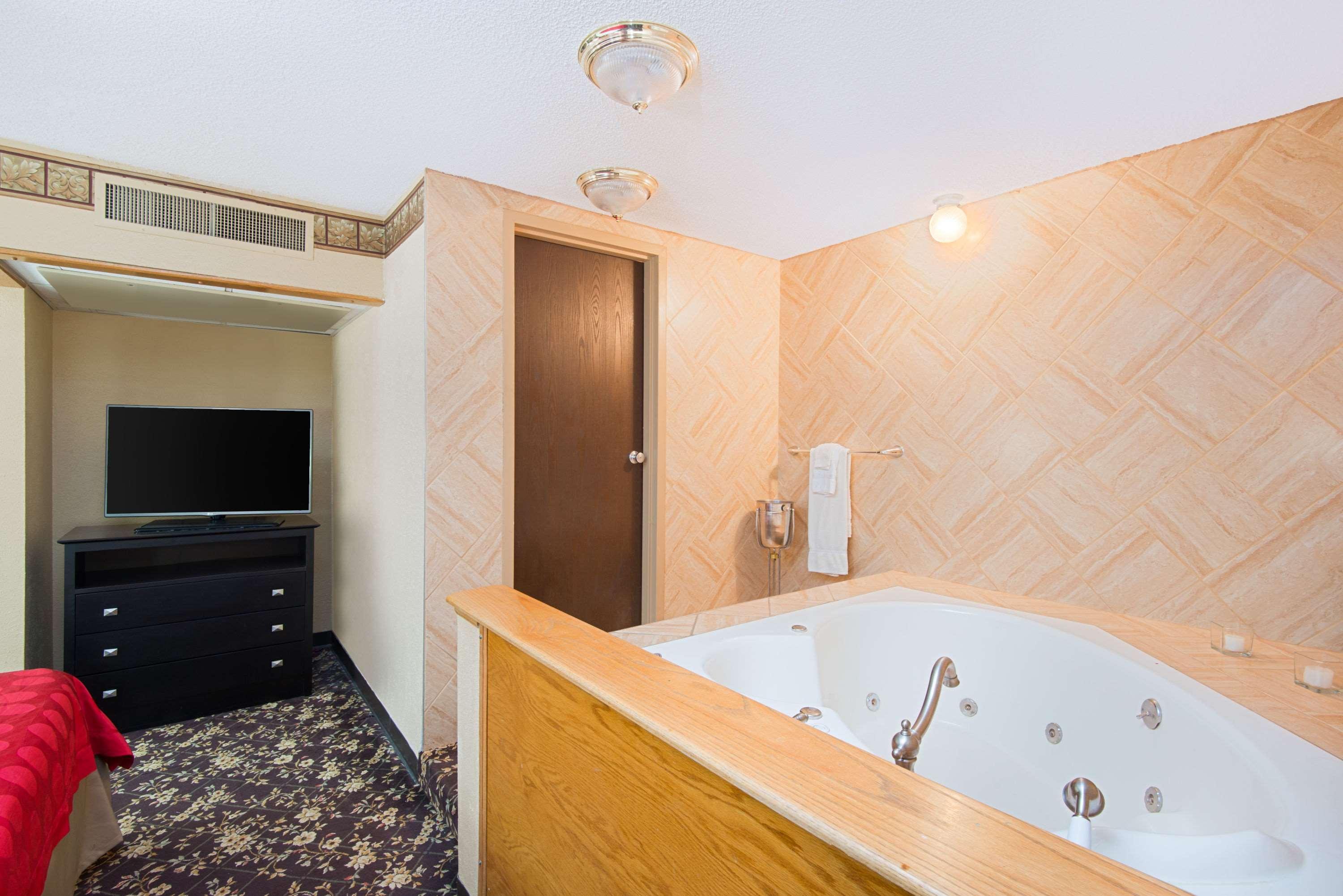 Red Lion Hotel Джиллетт Экстерьер фото