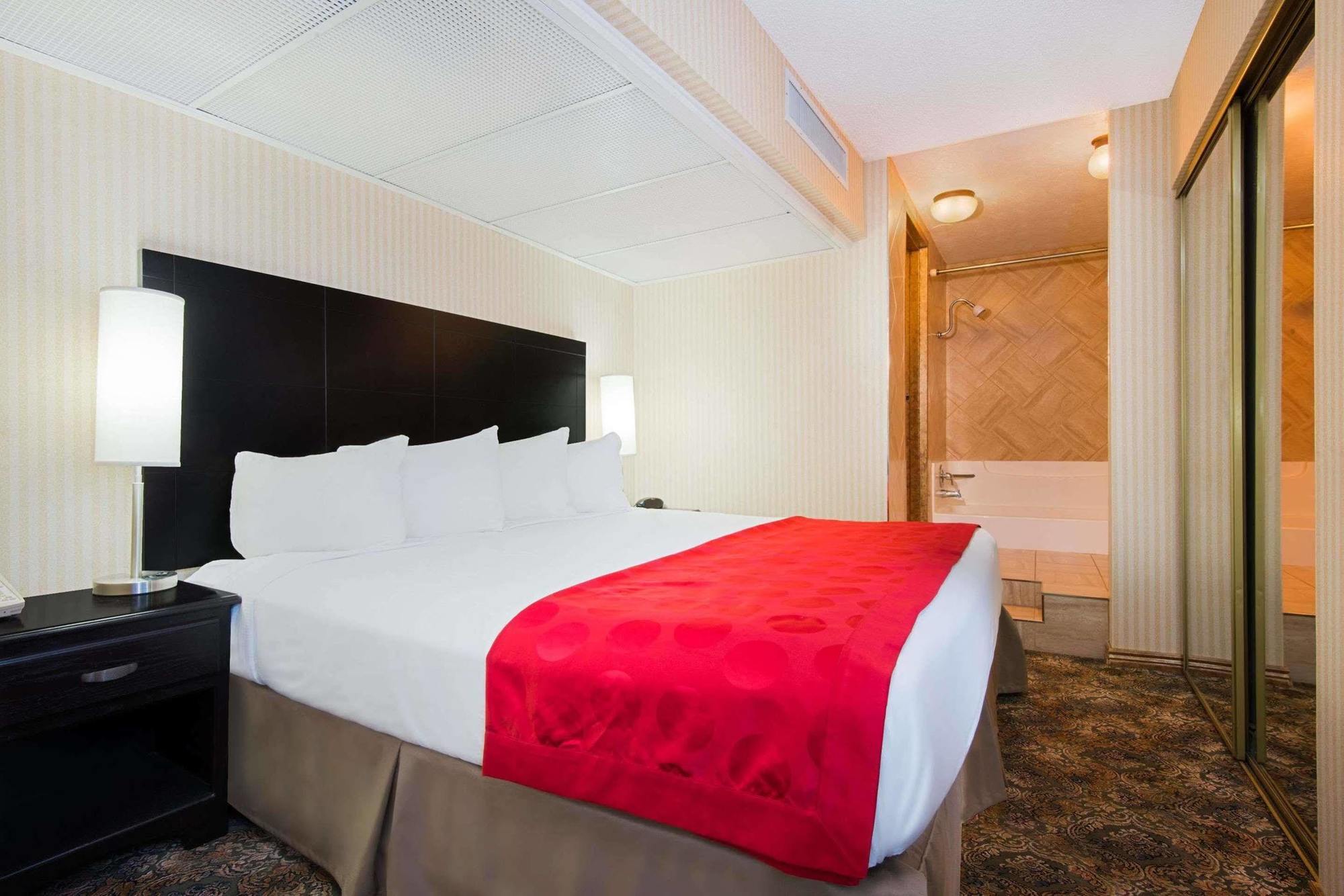 Red Lion Hotel Джиллетт Экстерьер фото